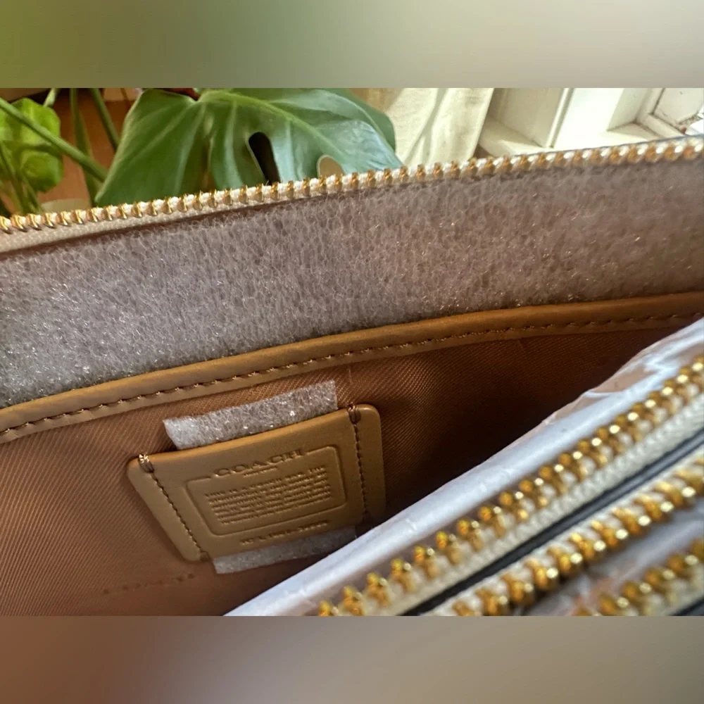 NWT Coach crossbody bag